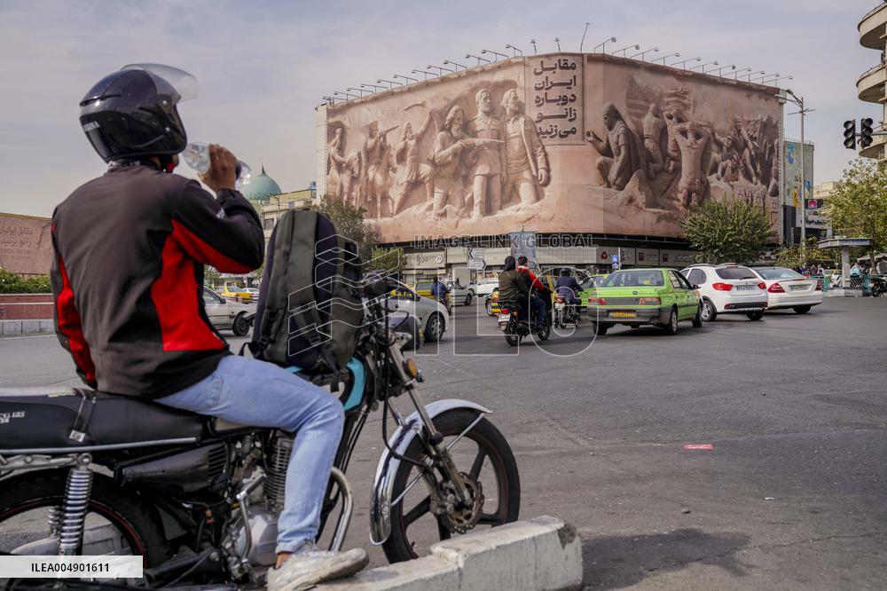 Tehran Displays Persian Empire Statue - Iran