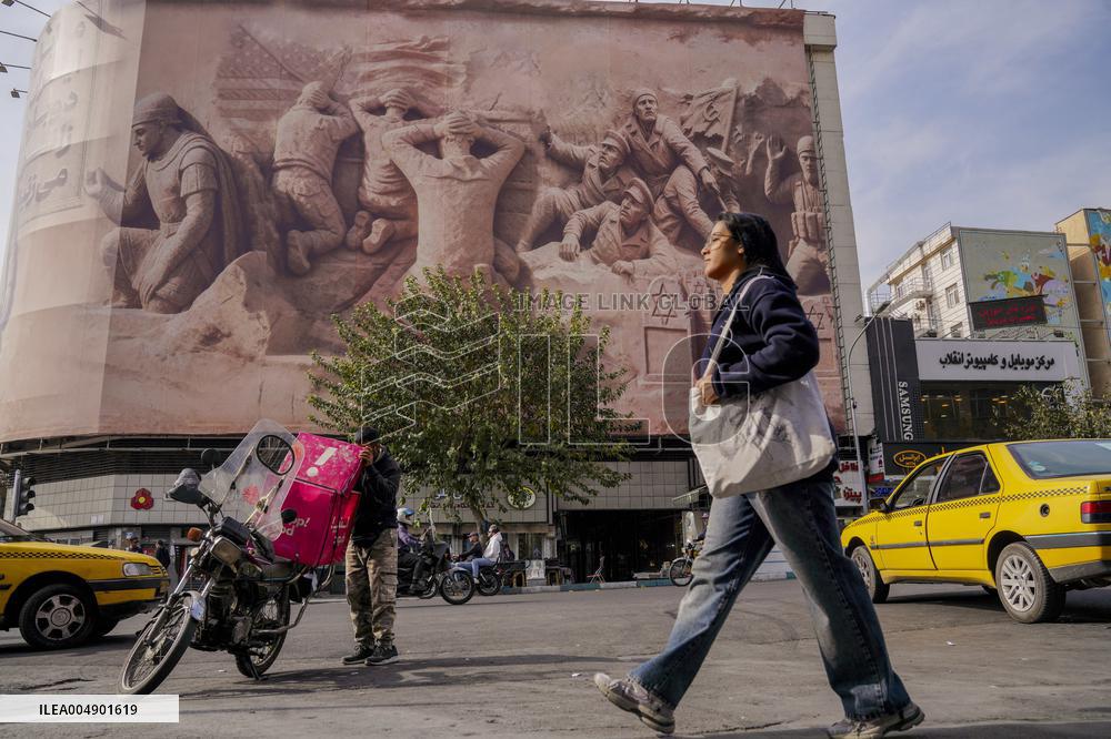 Tehran Displays Persian Empire Statue - Iran