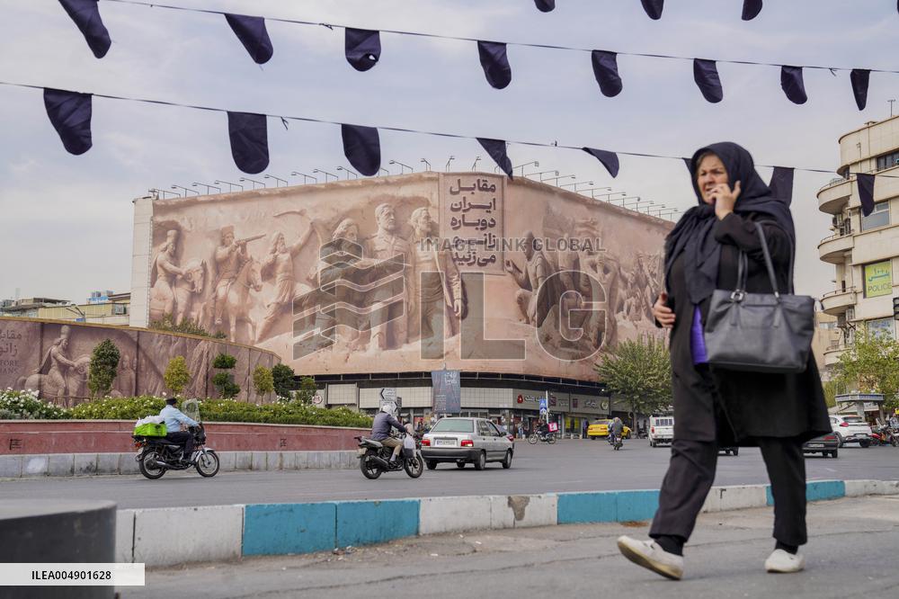 Tehran Displays Persian Empire Statue - Iran