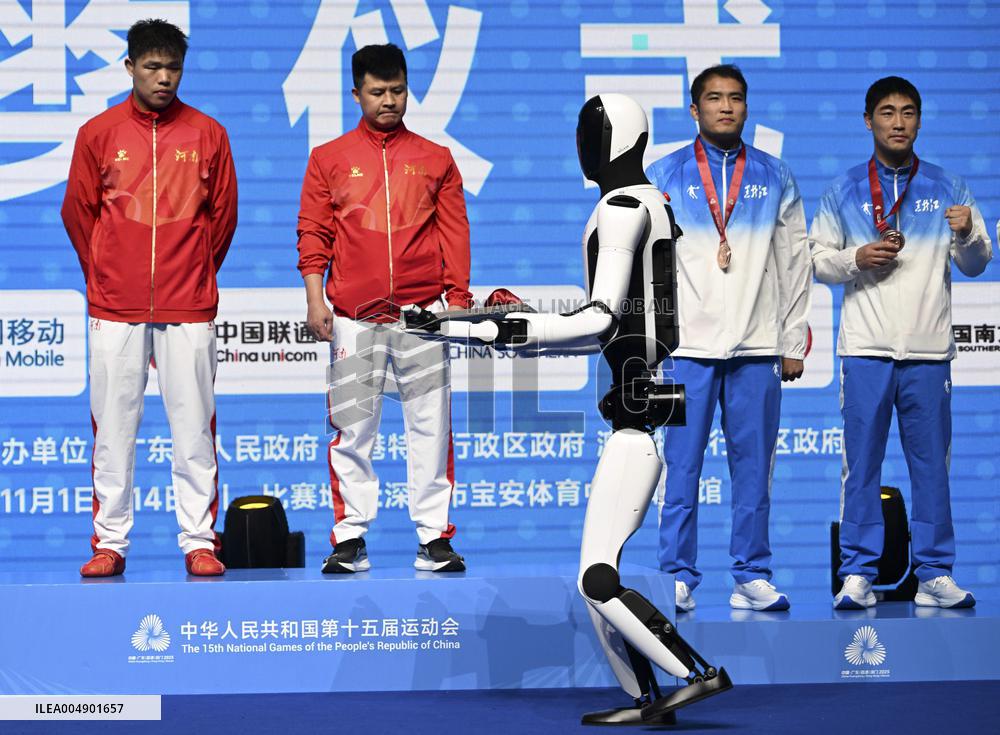 Humanoid Robot Appears At Boxing Awards - Shenzhen