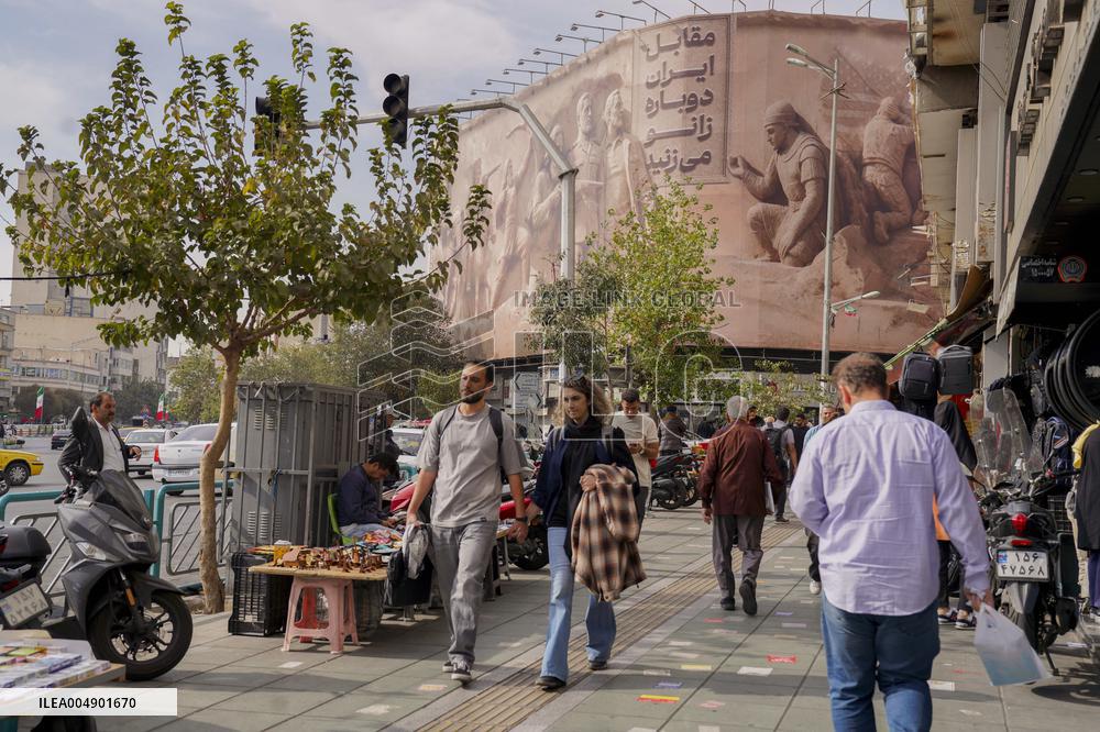 Tehran Displays Persian Empire Statue - Iran