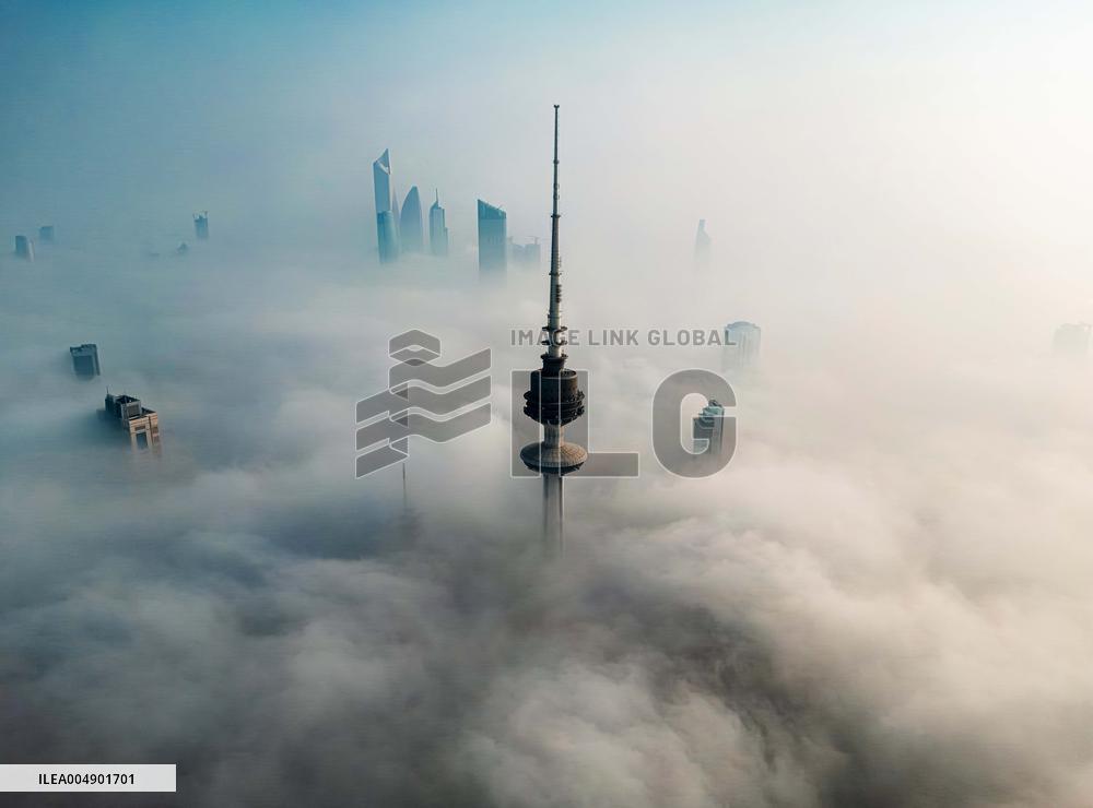 hick Fog Reduces Visibility In Kuwait City - Kuwait