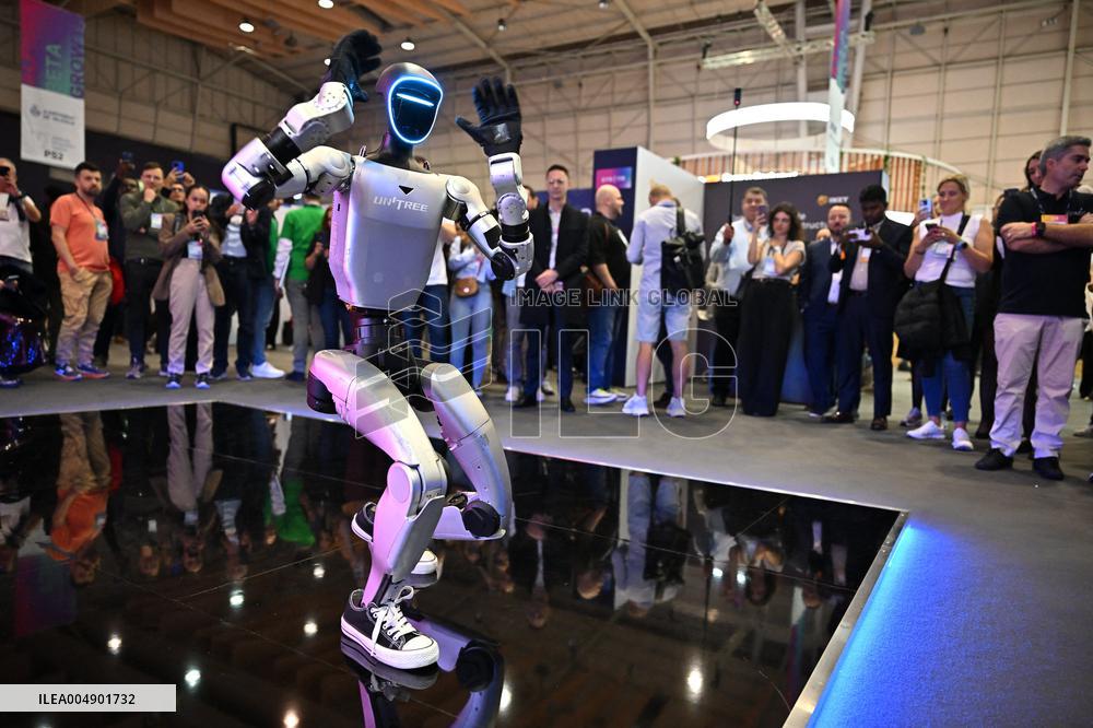 Chinese Robotics Featured At Web Summit - Lisbon