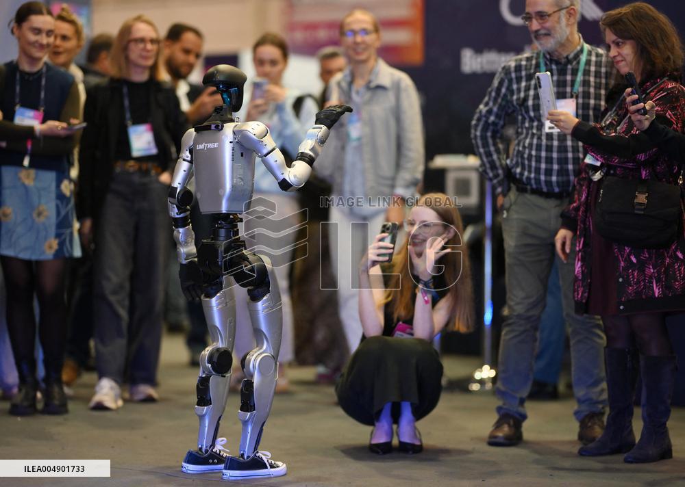 Chinese Robotics Featured At Web Summit - Lisbon