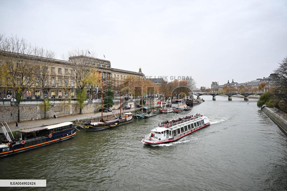 Celebration Marks 475 Years of Parisian Booksellers - France