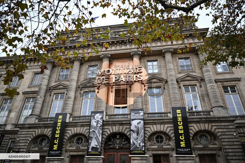 Celebration Marks 475 Years of Parisian Booksellers - France