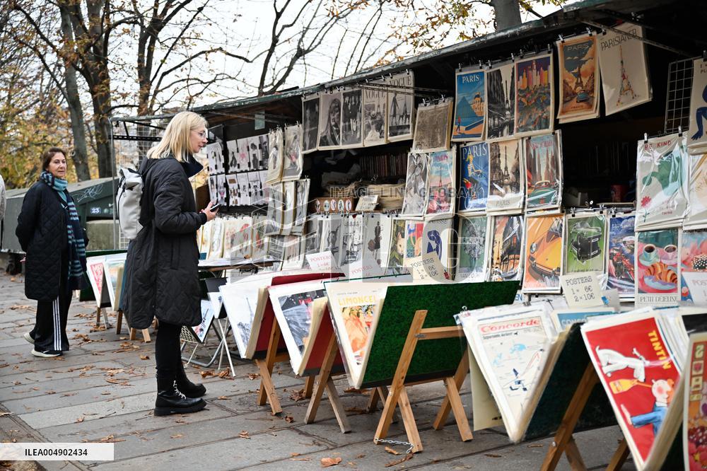 Celebration Marks 475 Years of Parisian Booksellers - France