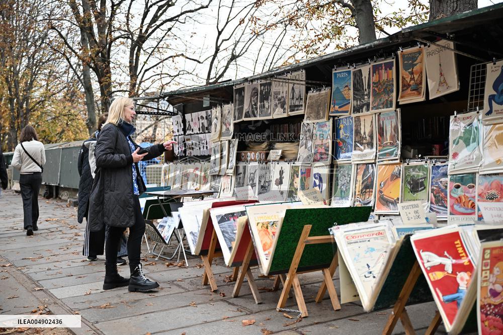 Celebration Marks 475 Years of Parisian Booksellers - France