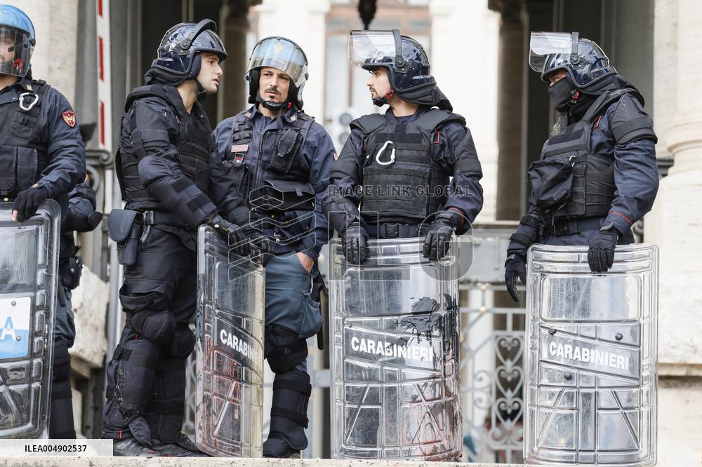 Student Strike And Protest Against Meloni - Rom