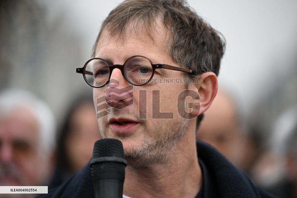 Celebration Marks 475 Years of Parisian Booksellers - France