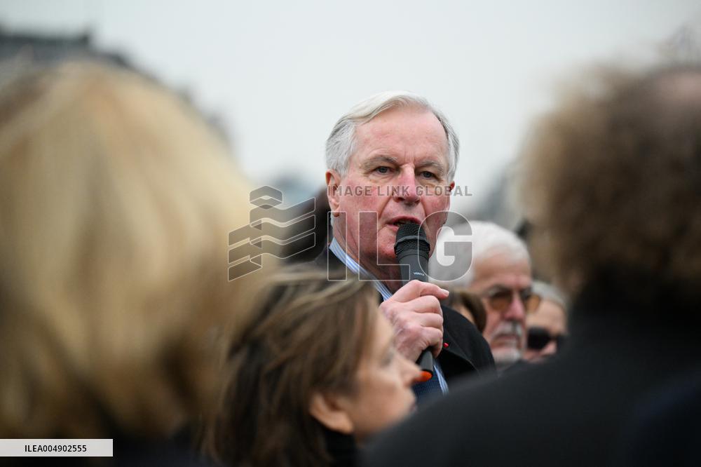 Celebration Marks 475 Years of Parisian Booksellers - France