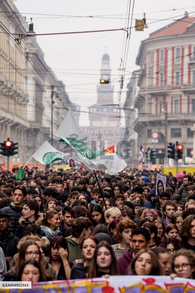 Student Protest Against Meloni And Climate Action - Mila