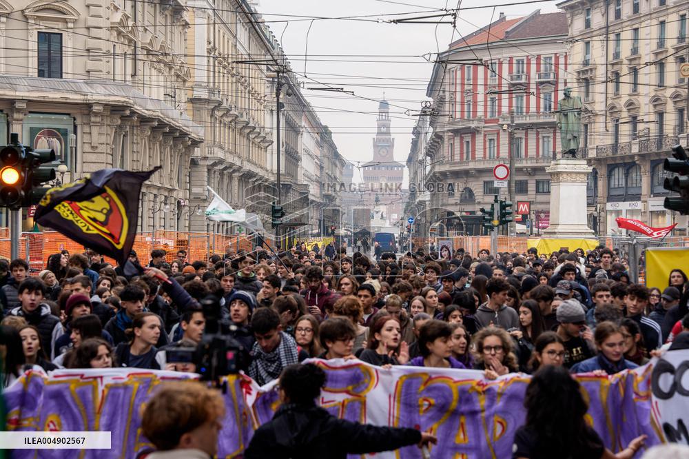 Student Protest Against Meloni And Climate Action - Mila