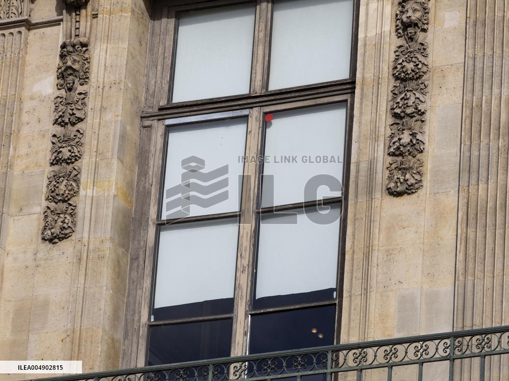 Atmosphere Around Louvres Museum Following Robbery - Paris