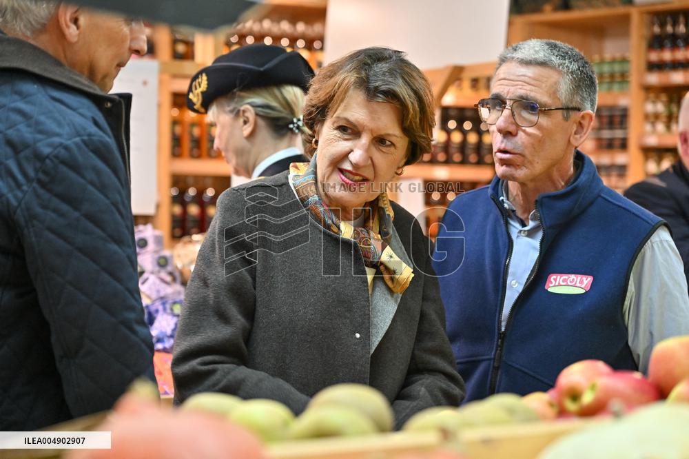 Annie Genevard Visits the Rhone Region - France