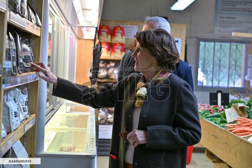 Annie Genevard Visits the Rhone Region - France