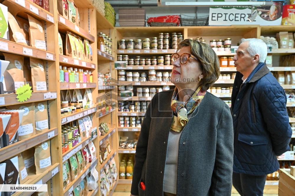 Annie Genevard Visits the Rhone Region - France