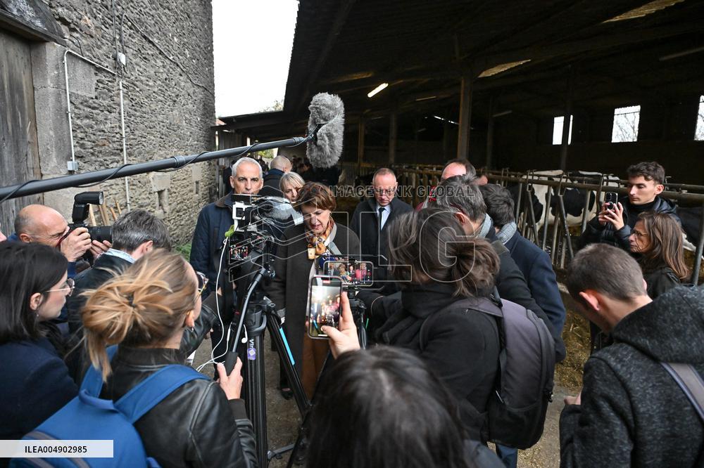 Annie Genevard Visits the Rhone Region - France