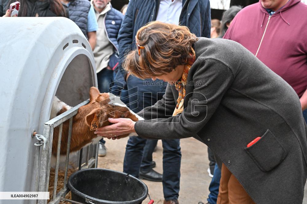 Annie Genevard Visits the Rhone Region - France