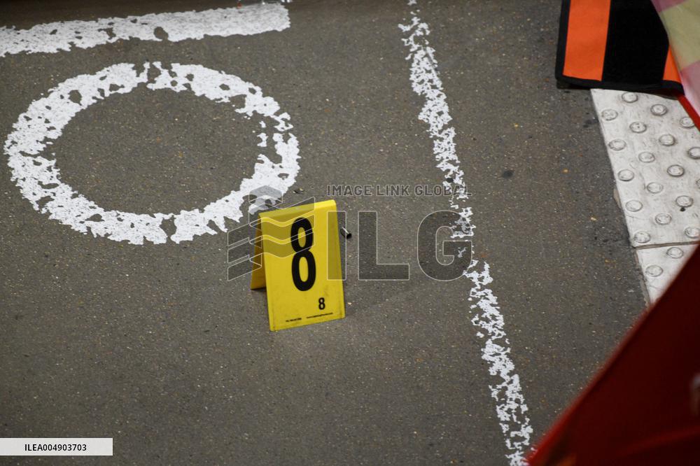 Illustrations Following Police Man Shooting Man Armed With Knife At Montparnasse Train Station - Paris