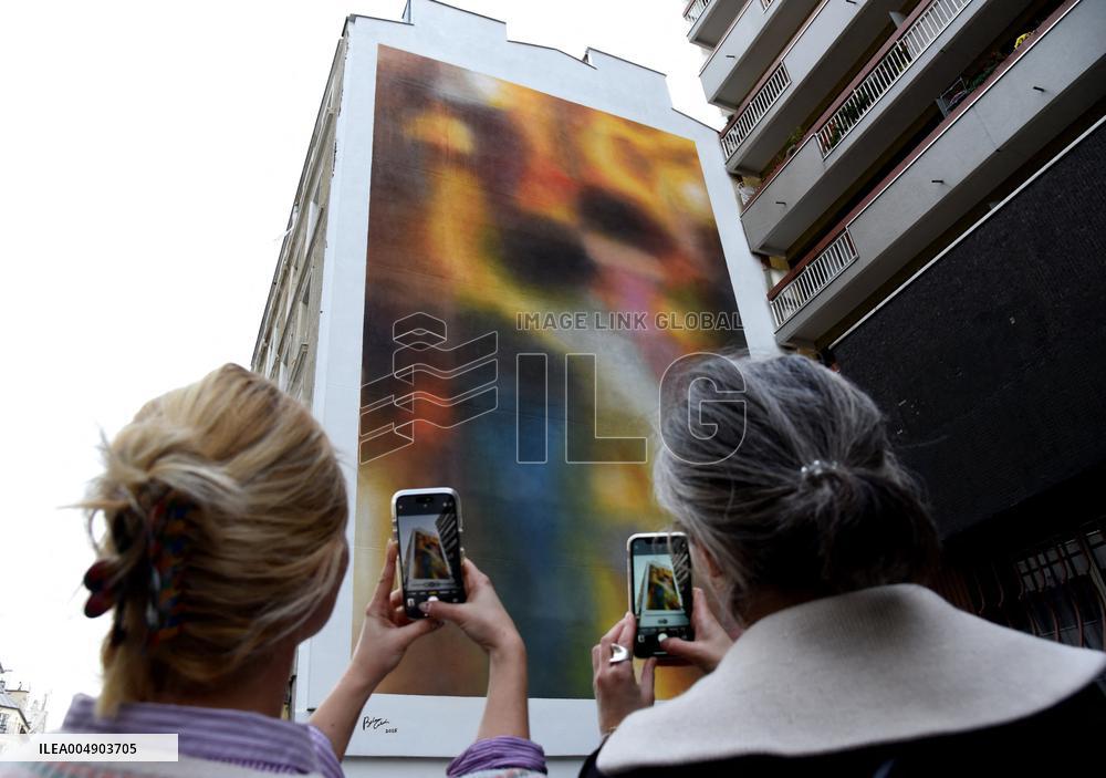 Mural Painting In Tribute To The Victims Of The 13 November Attacks - Paris