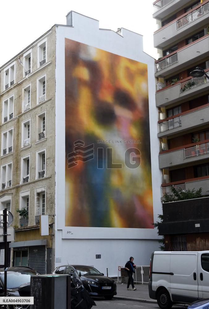 Mural Painting In Tribute To The Victims Of The 13 November Attacks - Paris