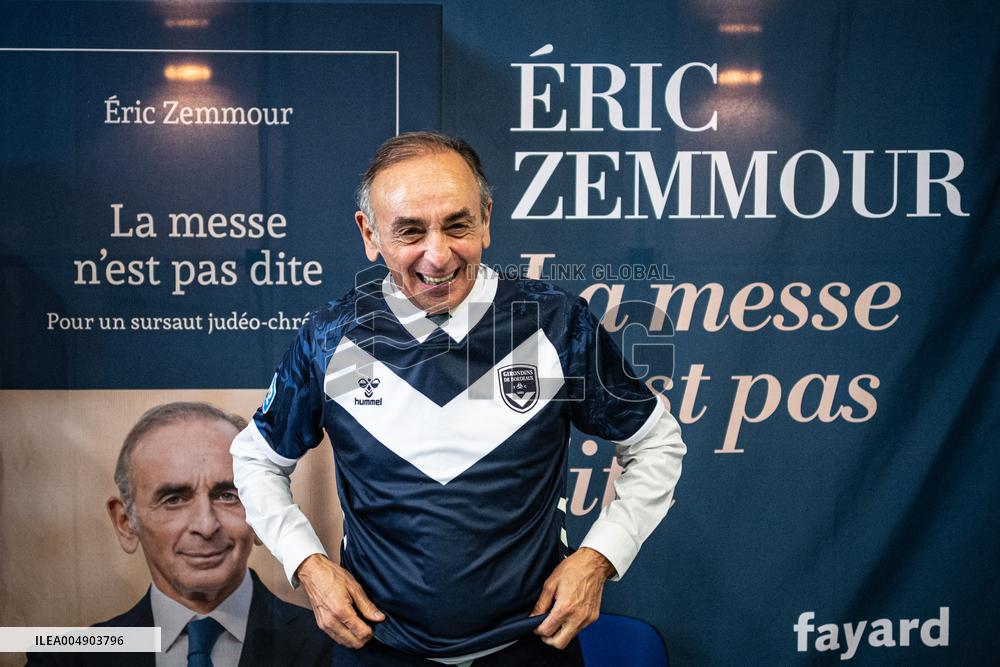 Book signing of Eric Zemmour - Bordeaux