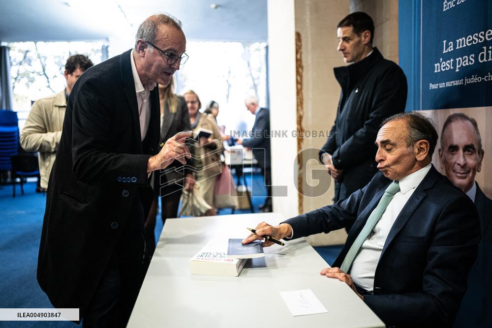 Book signing of Eric Zemmour - Bordeaux