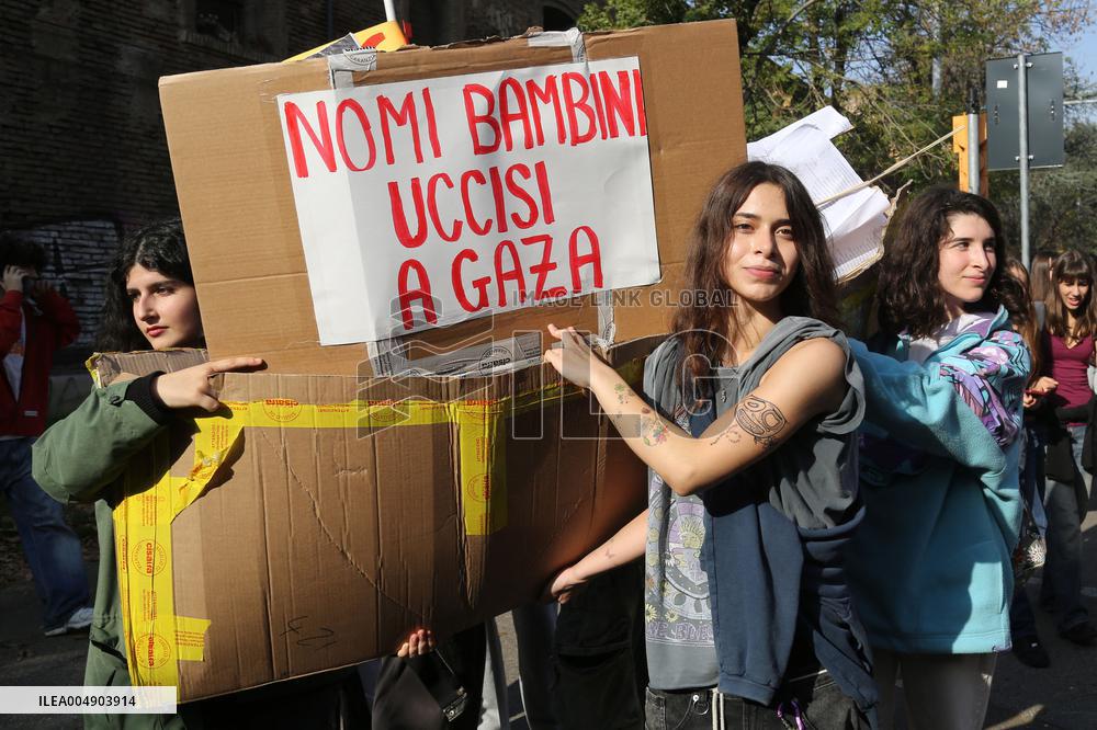 No Meloni Day demonstration - Bologna
