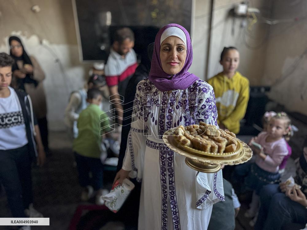 Gaza Student Celebrates Graduation