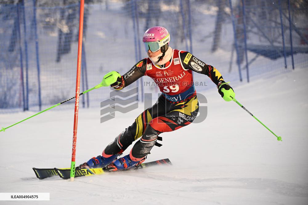 Alppihiihto: Maailmancupin kilpailut (-16.11.)