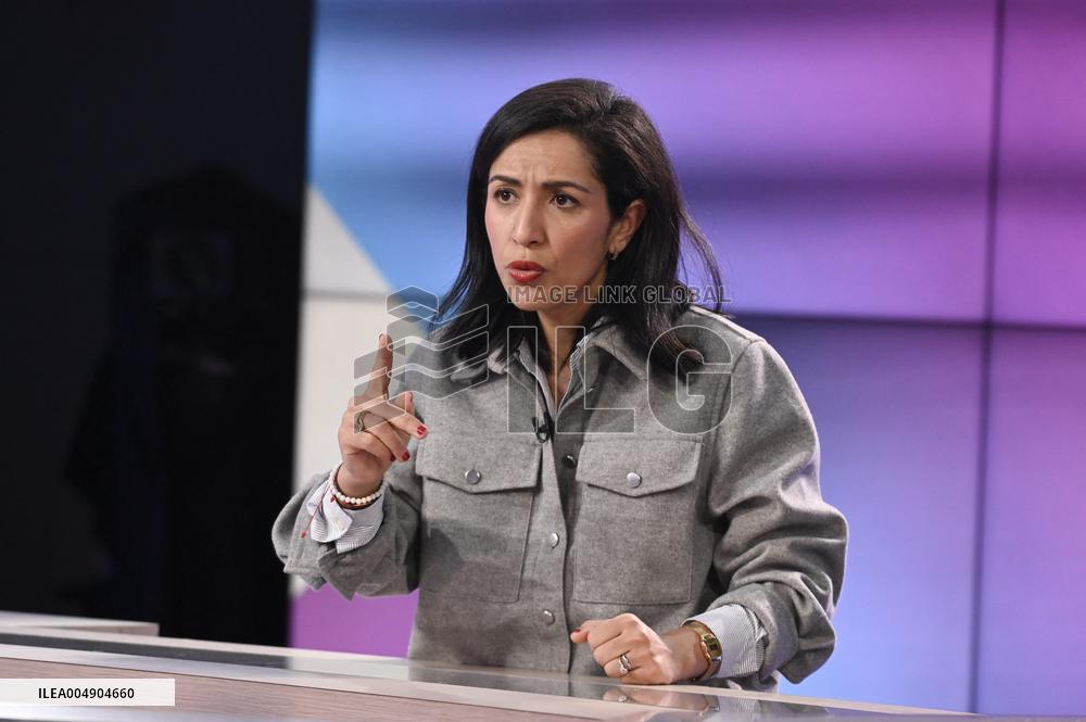 Sarah El Hairy On Dimanche En Politique - Paris