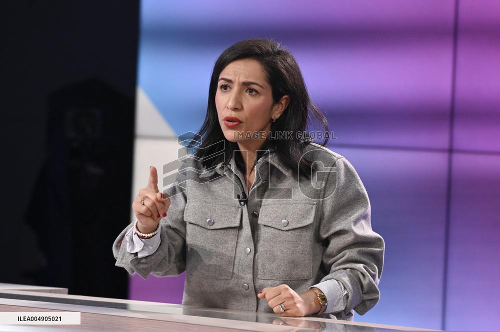 Sarah El Hairy On Dimanche En Politique - Paris