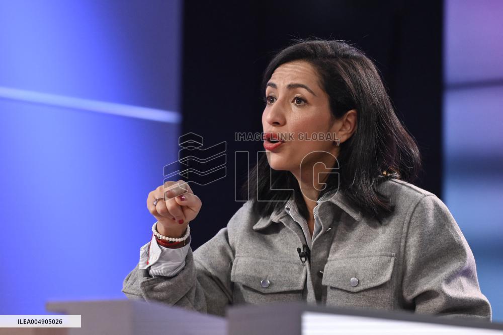 Sarah El Hairy On Dimanche En Politique - Paris