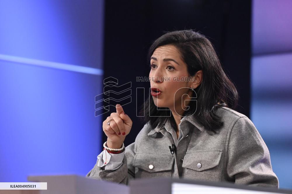 Sarah El Hairy On Dimanche En Politique - Paris