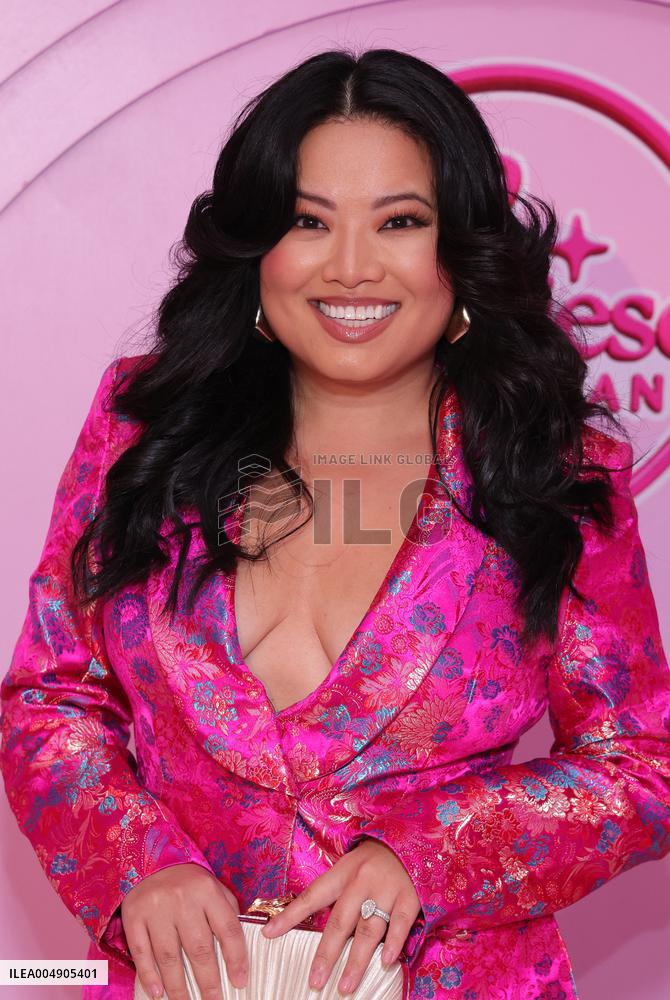 The Ladies of Porter Ranch x Glamlite Holiday Party - US