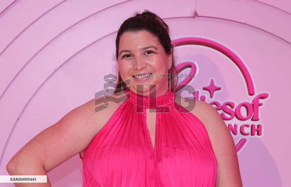 The Ladies of Porter Ranch x Glamlite Holiday Party - US