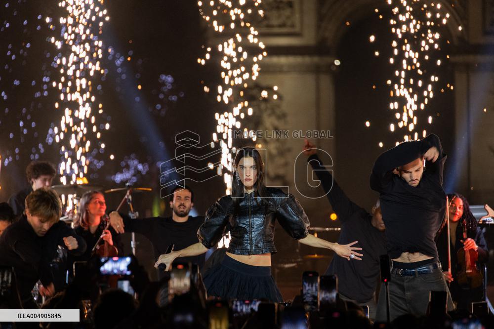 Champs Elysees Launches Christmas Lights NB