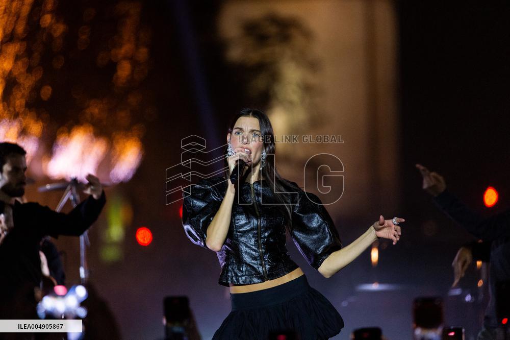 Champs Elysees Launches Christmas Lights NB