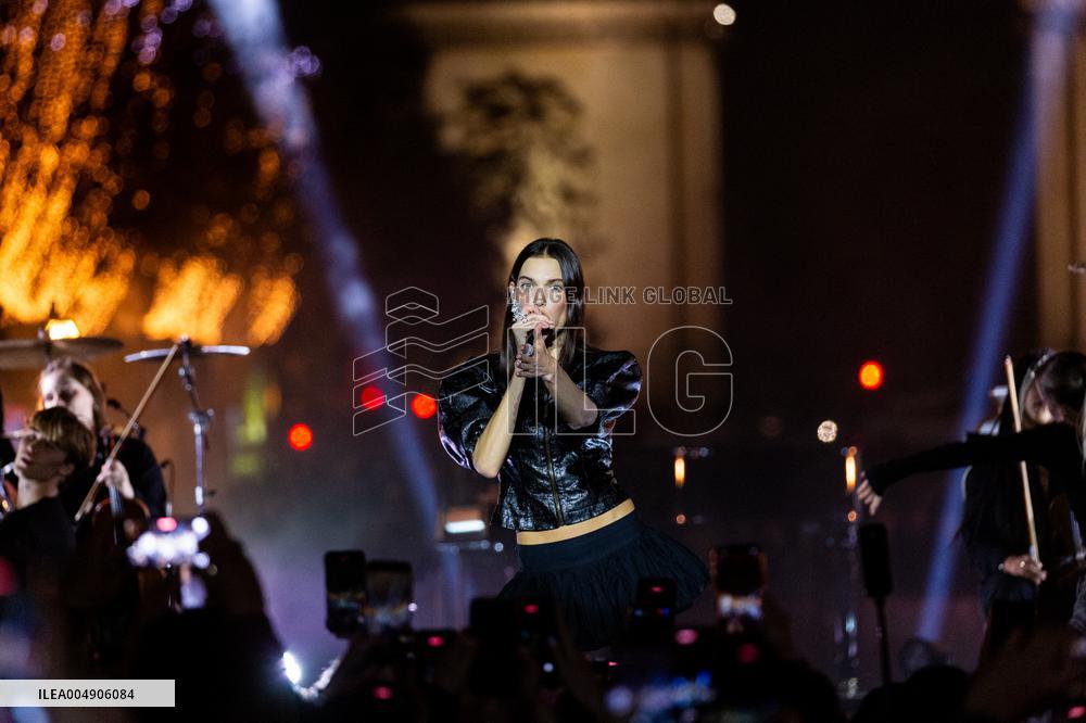 Champs Elysees Launches Christmas Lights NB