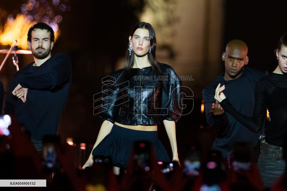 Champs Elysees Launches Christmas Lights NB