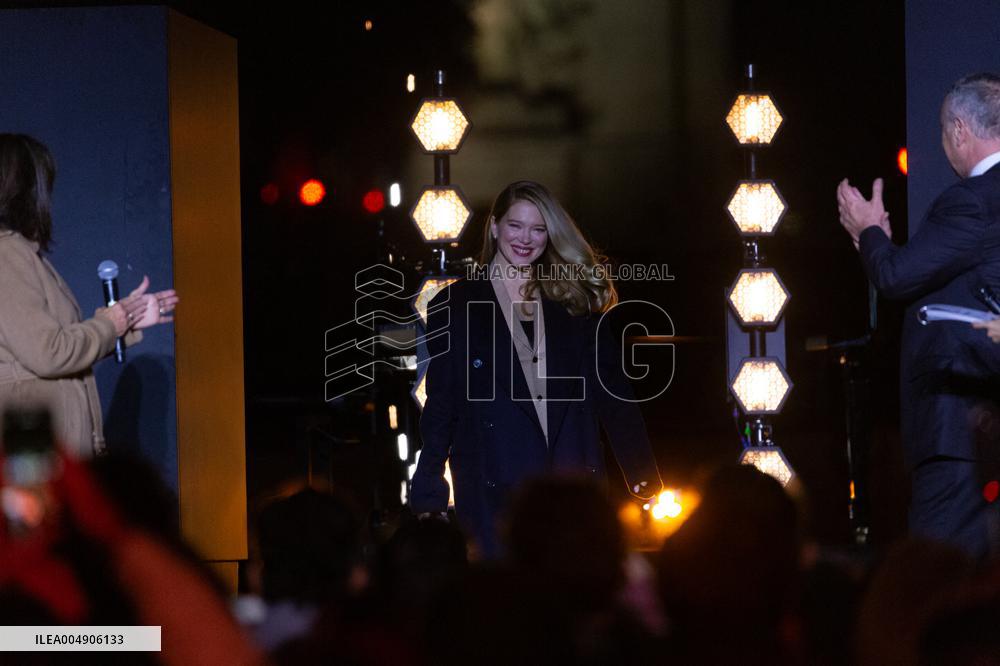 Champs Elysees Launches Christmas Lights NB