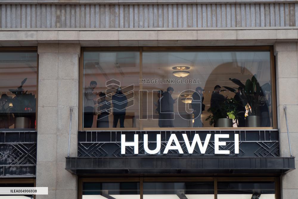 Huwei Mate 80 Phone Reserve