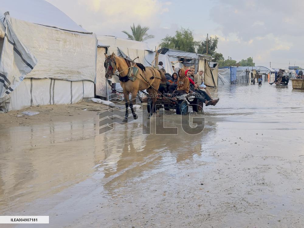 Weather Conditions Exacerbate Difficulties in Camps - Khan Yunis