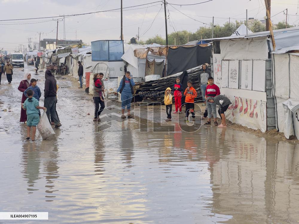 Weather Conditions Exacerbate Difficulties in Camps - Khan Yunis