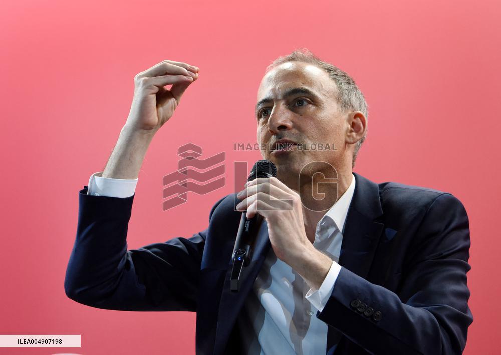 Meeting Of Bernard Cazeneuve For 2027 Presidential Election - Cergy-Pontoise