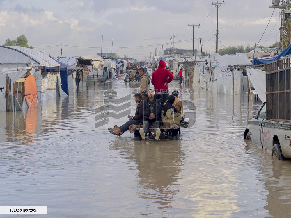 Weather Conditions Exacerbate Difficulties in Camps - Khan Yunis