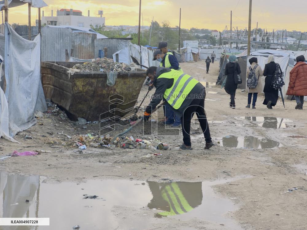 Weather Conditions Exacerbate Difficulties in Camps - Khan Yunis