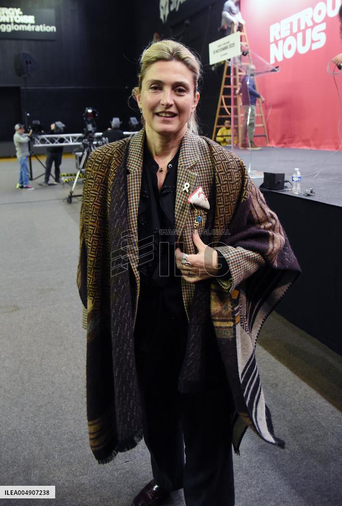 Meeting Of Bernard Cazeneuve For 2027 Presidential Election - Cergy-Pontoise