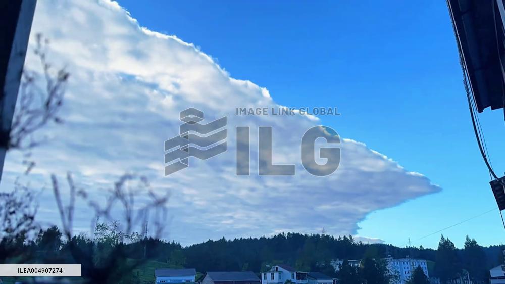 China: Sharp Cloud Boundary Moves Quickly Across Hubei Sky